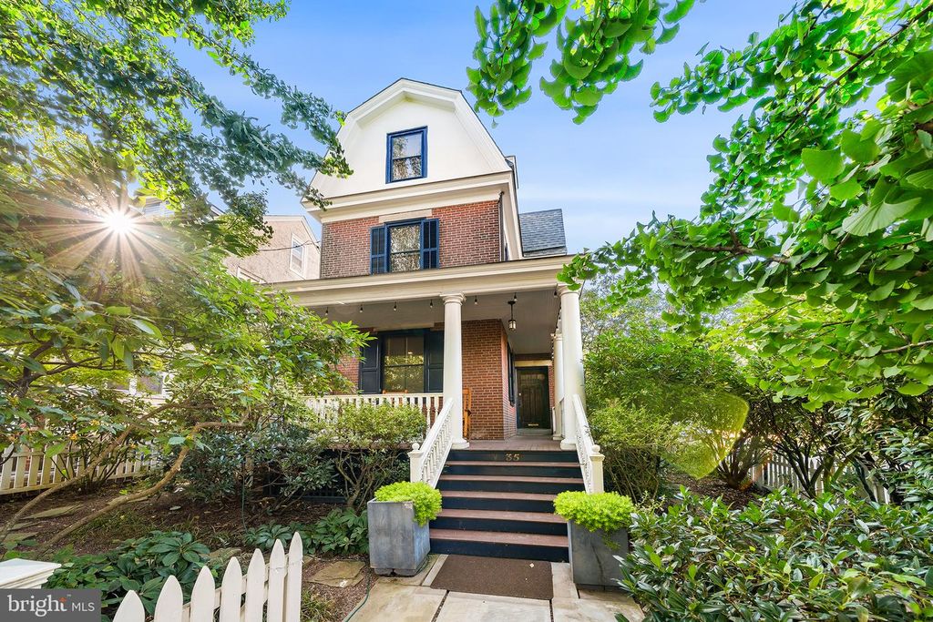 35 E GRAVERS LN, PHILADELPHIA, PA 19118 — exterior