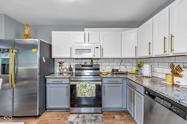 9802 Blue Ridge Way, Indianapolis, IN 46234