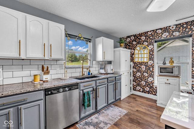 9802 Blue Ridge Way, Indianapolis, IN 46234