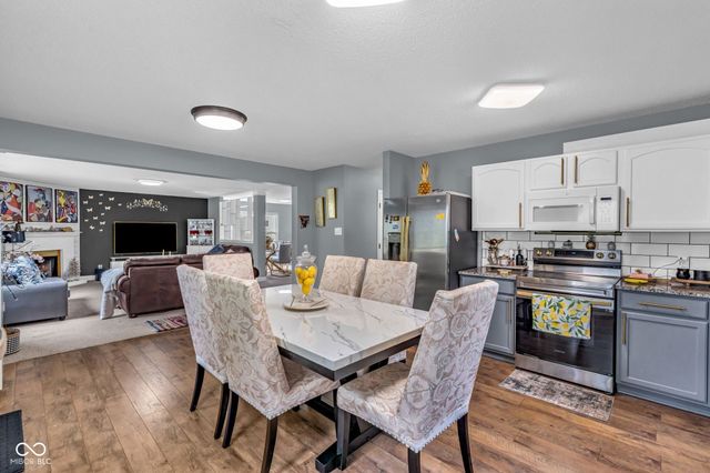 9802 Blue Ridge Way, Indianapolis, IN 46234