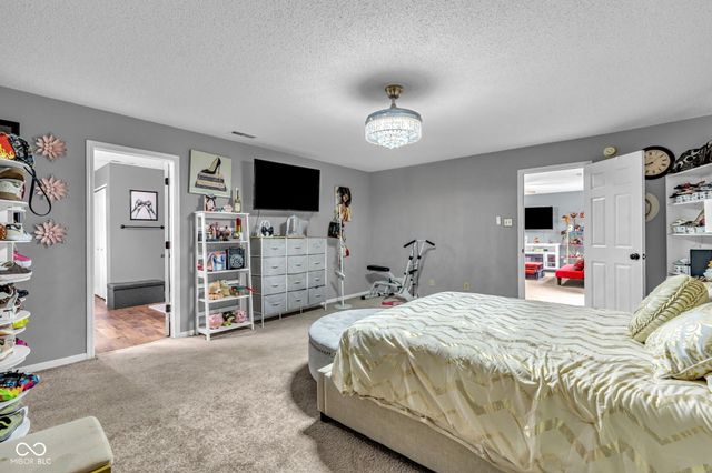 9802 Blue Ridge Way, Indianapolis, IN 46234