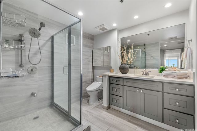 1 Keahole Place 1513, Honolulu, HI 96825