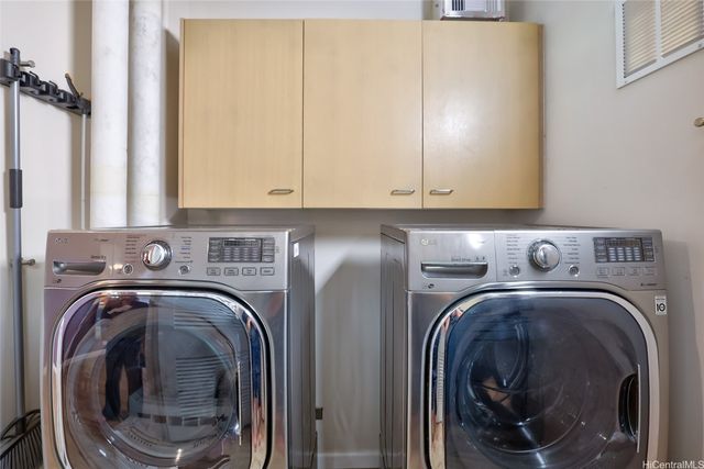 1 Keahole Place 1513, Honolulu, HI 96825