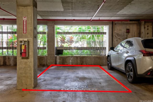 1 Keahole Place 1513, Honolulu, HI 96825