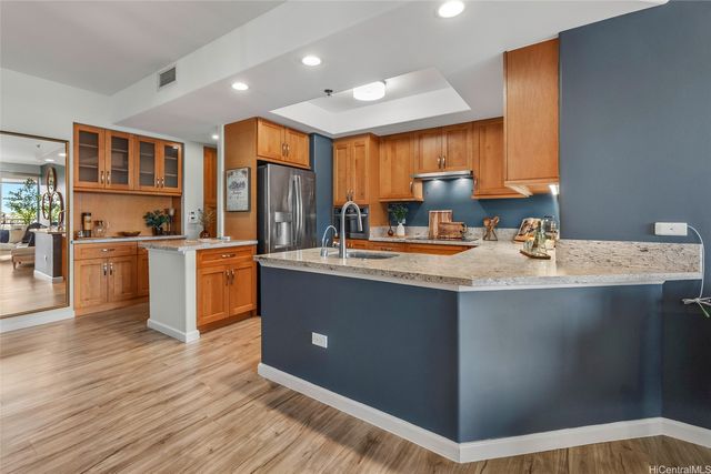 1 Keahole Place 1513, Honolulu, HI 96825