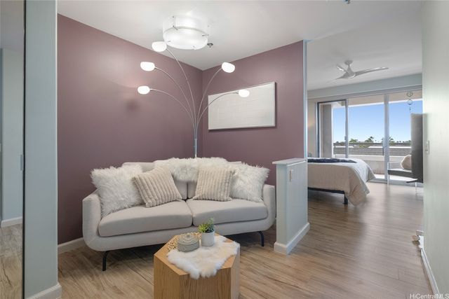 1 Keahole Place 1513, Honolulu, HI 96825