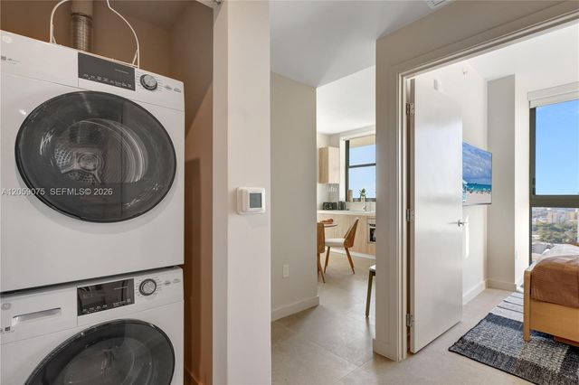 11 NE 6th St 2401, Miami, FL 33132