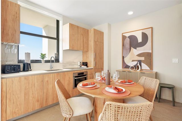 11 NE 6th St 2401, Miami, FL 33132