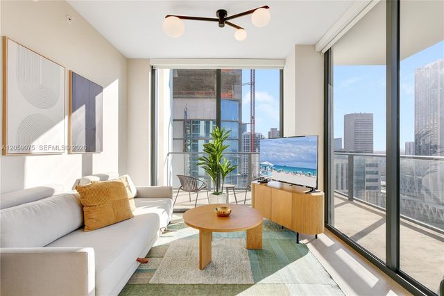 11 NE 6th St 2401, Miami, FL 33132
