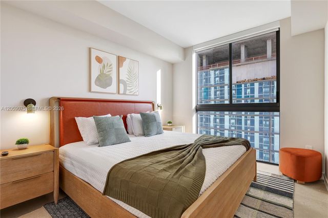 11 NE 6th St 2401, Miami, FL 33132