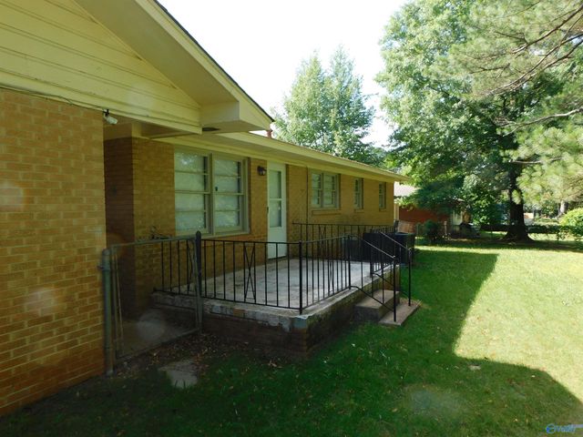 1114 Retlaw Street NW, Huntsville, AL 35816