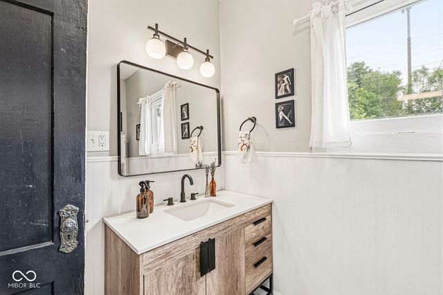 4805 Winthrop Avenue, Indianapolis, IN 46205