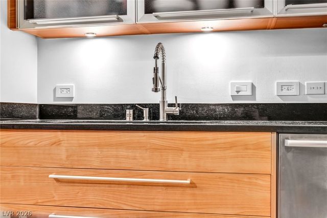 200 Hoover Avenue 807, Las Vegas, NV 89101