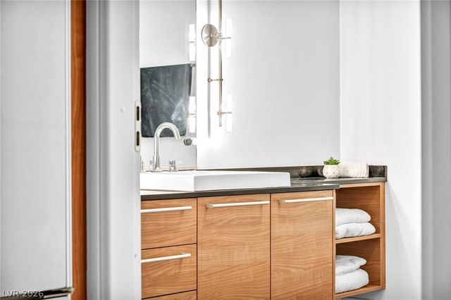 200 Hoover Avenue 807, Las Vegas, NV 89101