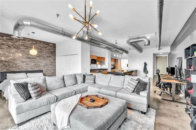 200 Hoover Avenue 807, Las Vegas, NV 89101