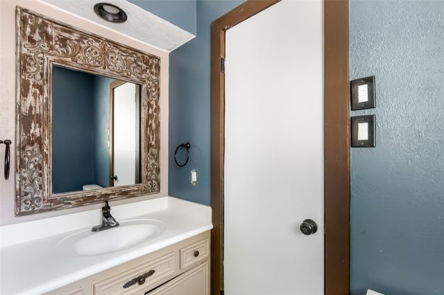 1770 Woodway Drive, Woodbranch, TX 77357