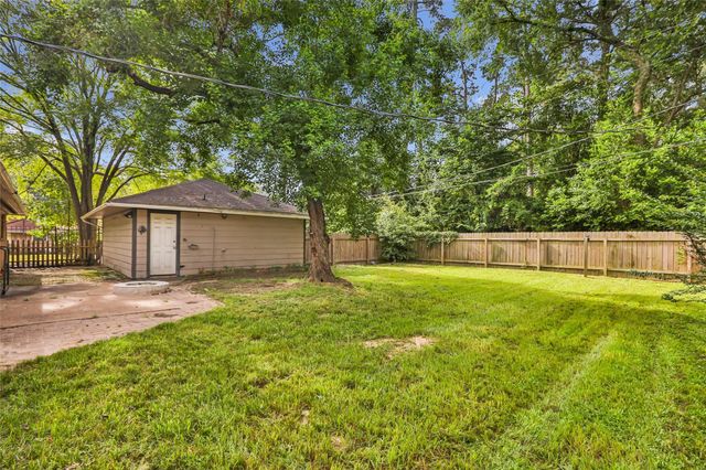 1770 Woodway Drive, Woodbranch, TX 77357