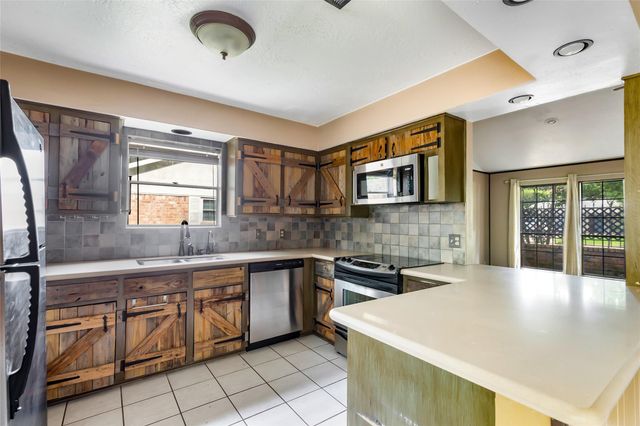 1770 Woodway Drive, Woodbranch, TX 77357