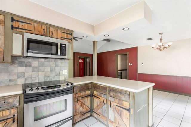 1770 Woodway Drive, Woodbranch, TX 77357