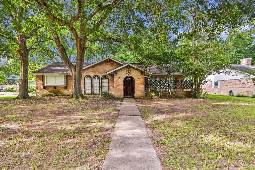 1770 Woodway Drive, Woodbranch, TX 77357