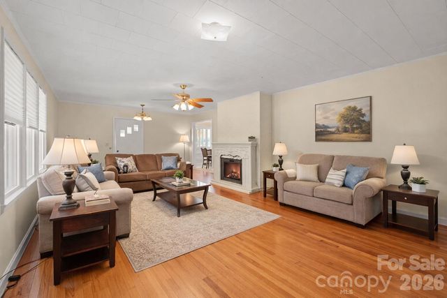 6264 US 221 Highway S, Marion, NC 28752