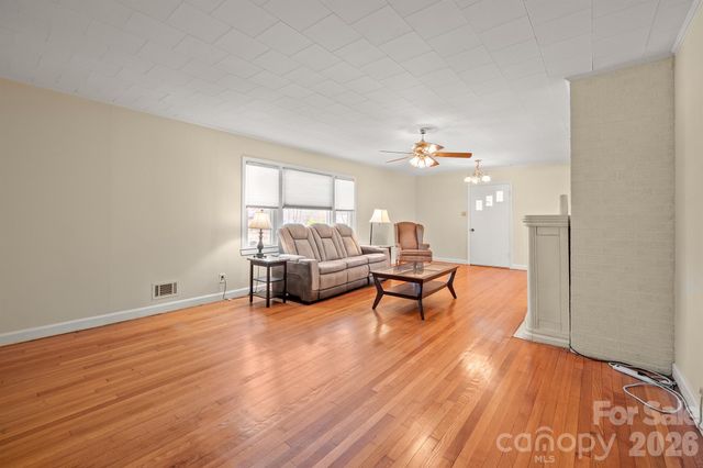 6264 US 221 Highway S, Marion, NC 28752