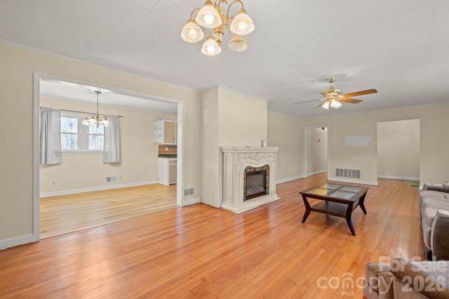 6264 US 221 Highway S, Marion, NC 28752