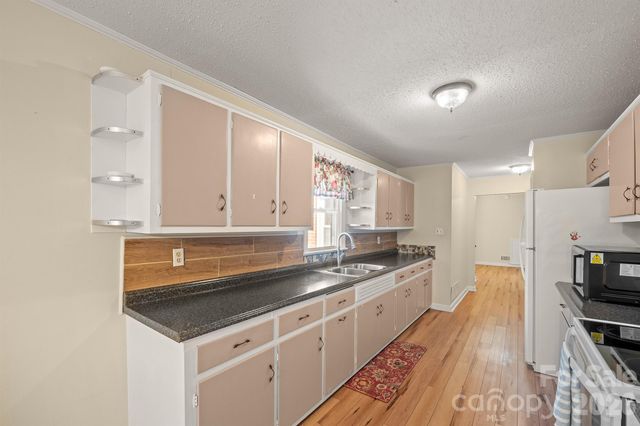 6264 US 221 Highway S, Marion, NC 28752