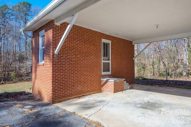 6264 US 221 Highway S, Marion, NC 28752