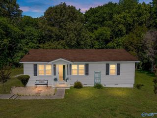 142 Lark Road, New Market, AL 35761