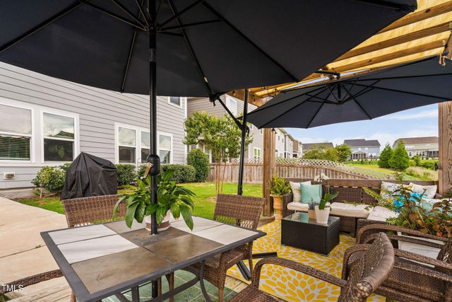 233 Sage Oak Lane, Holly Springs, NC 27540