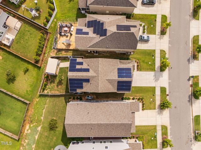 233 Sage Oak Lane, Holly Springs, NC 27540