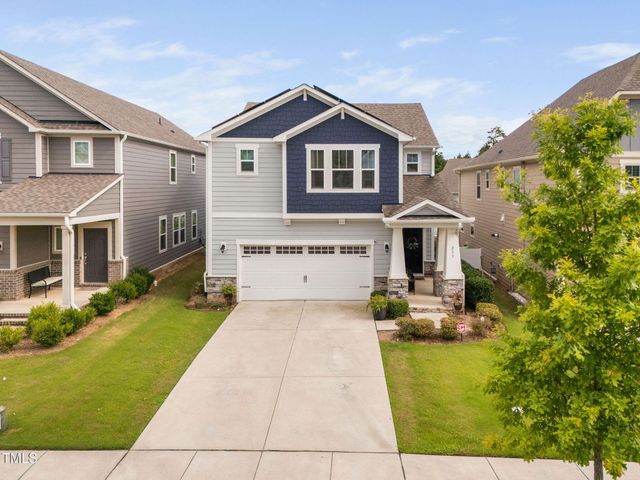 233 Sage Oak Lane, Holly Springs, NC 27540