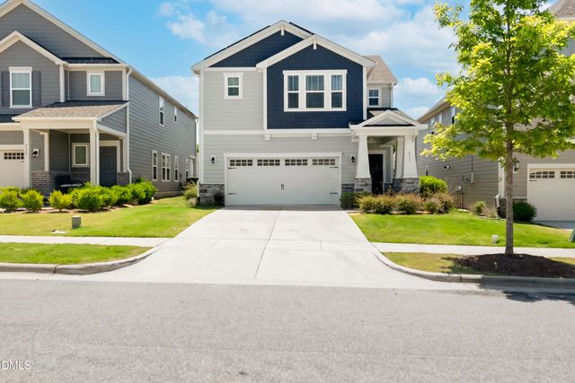 233 Sage Oak Lane, Holly Springs, NC 27540
