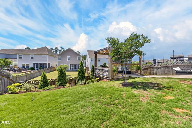 233 Sage Oak Lane, Holly Springs, NC 27540