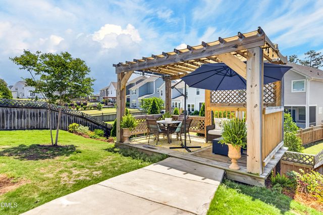 233 Sage Oak Lane, Holly Springs, NC 27540