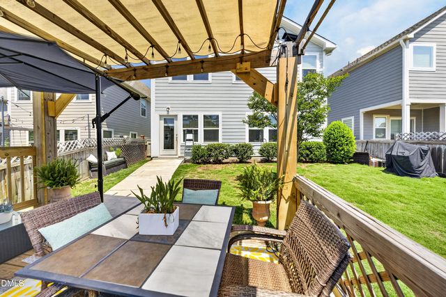 233 Sage Oak Lane, Holly Springs, NC 27540