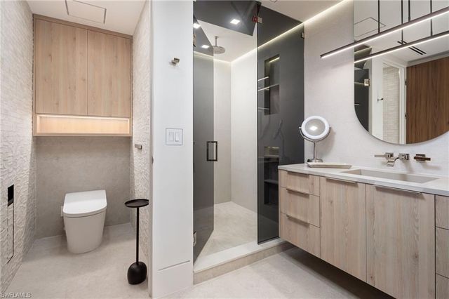 410 Flagship DR 903, Naples, FL 34108