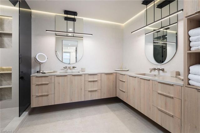 410 Flagship DR 903, Naples, FL 34108