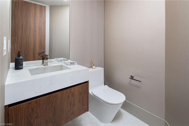 410 Flagship DR 903, Naples, FL 34108