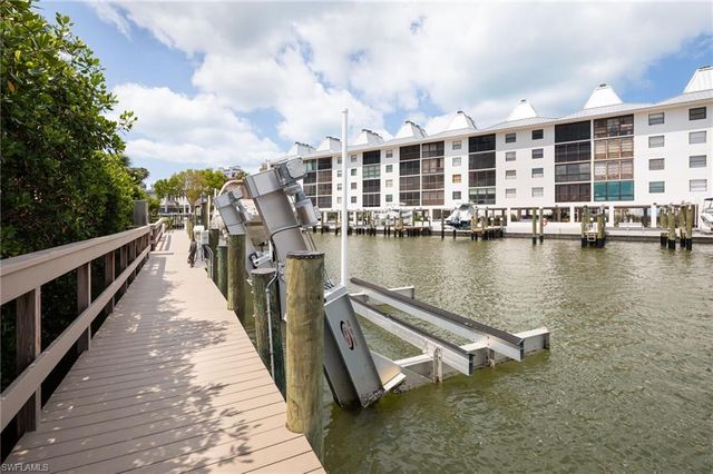 410 Flagship DR 903, Naples, FL 34108