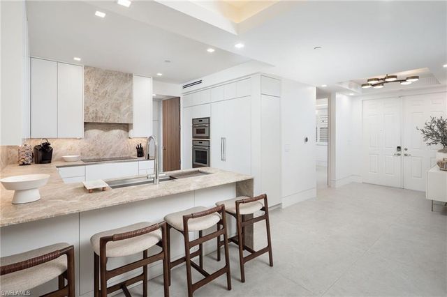410 Flagship DR 903, Naples, FL 34108