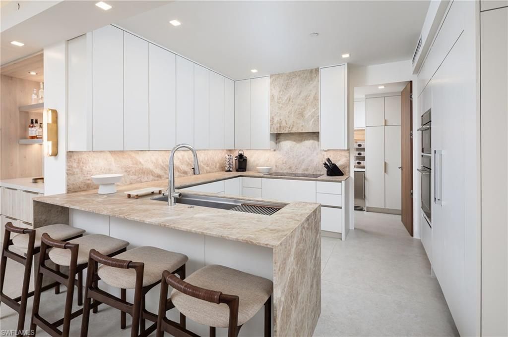 410 Flagship DR 903, NAPLES, FL 34108 — photo 5