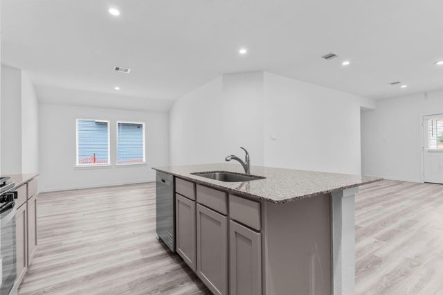 1014 Garnet Rain Drive, Beasley, TX 77417