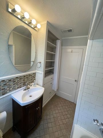 5113 Lovell Avenue, Fort Worth, TX 76107