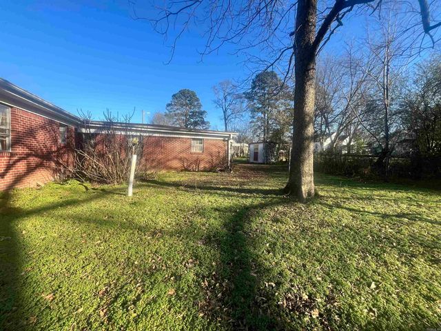 1013 Willow Street, Malvern, AR 72104