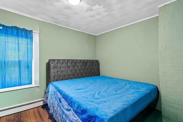 97 Huntington St, Brockton, MA 02301