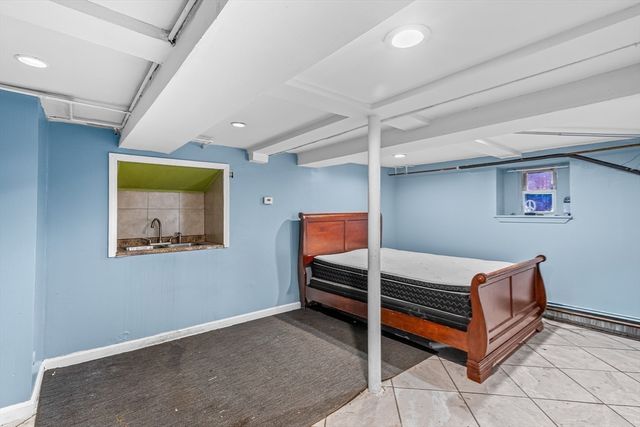 97 Huntington St, Brockton, MA 02301