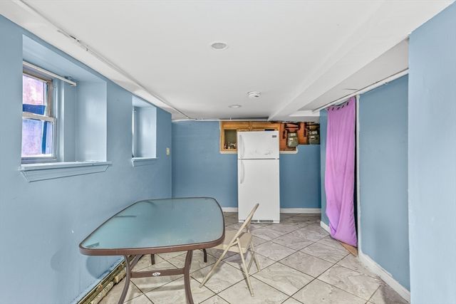 97 Huntington St, Brockton, MA 02301