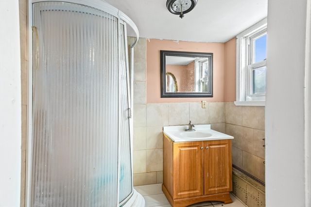 97 Huntington St, Brockton, MA 02301